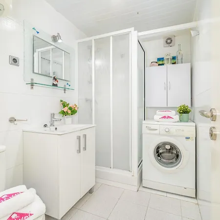 Apart-rent Sant Maurici 0136 Apartment *